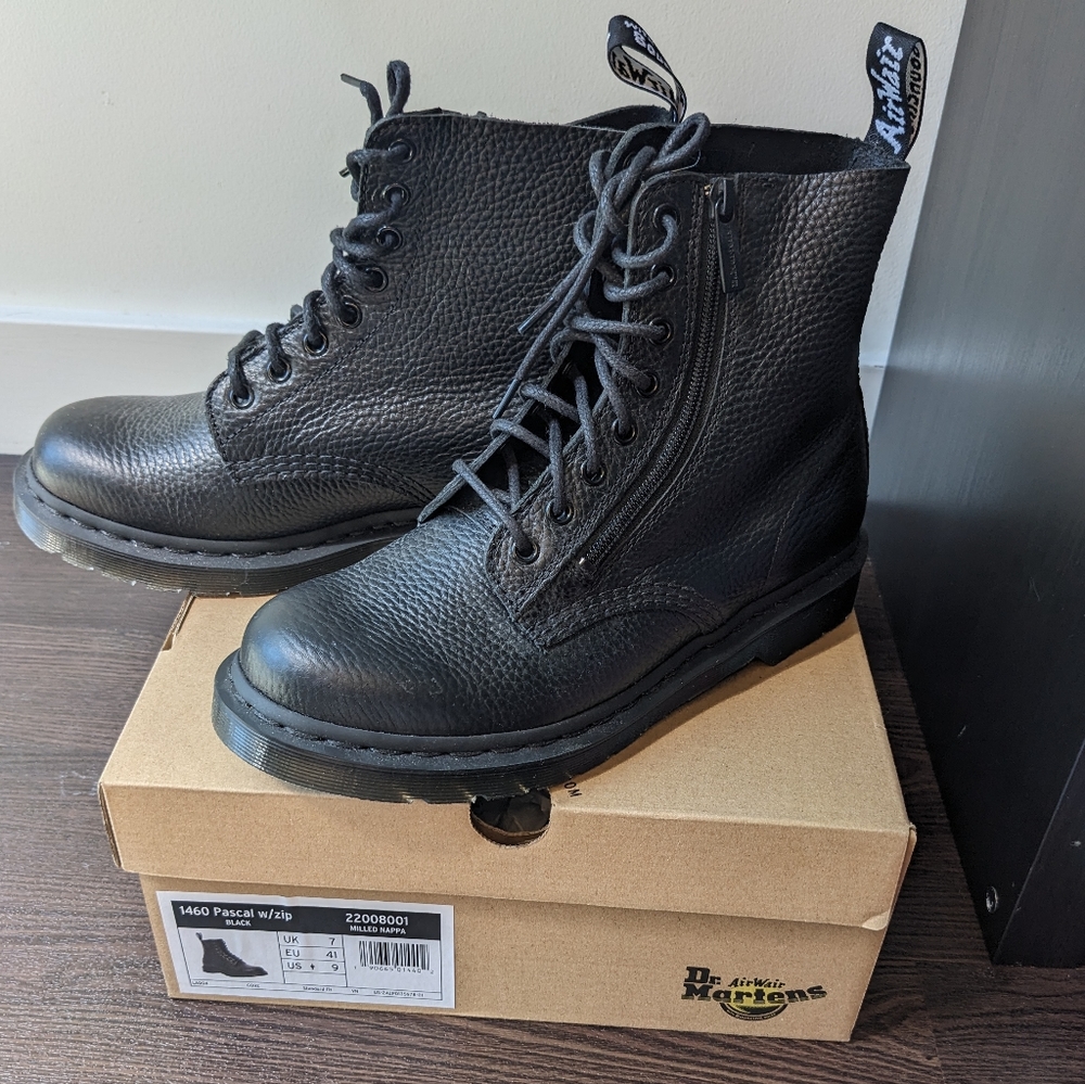 Dr Martens black 1460 Pascal boot with zipper
